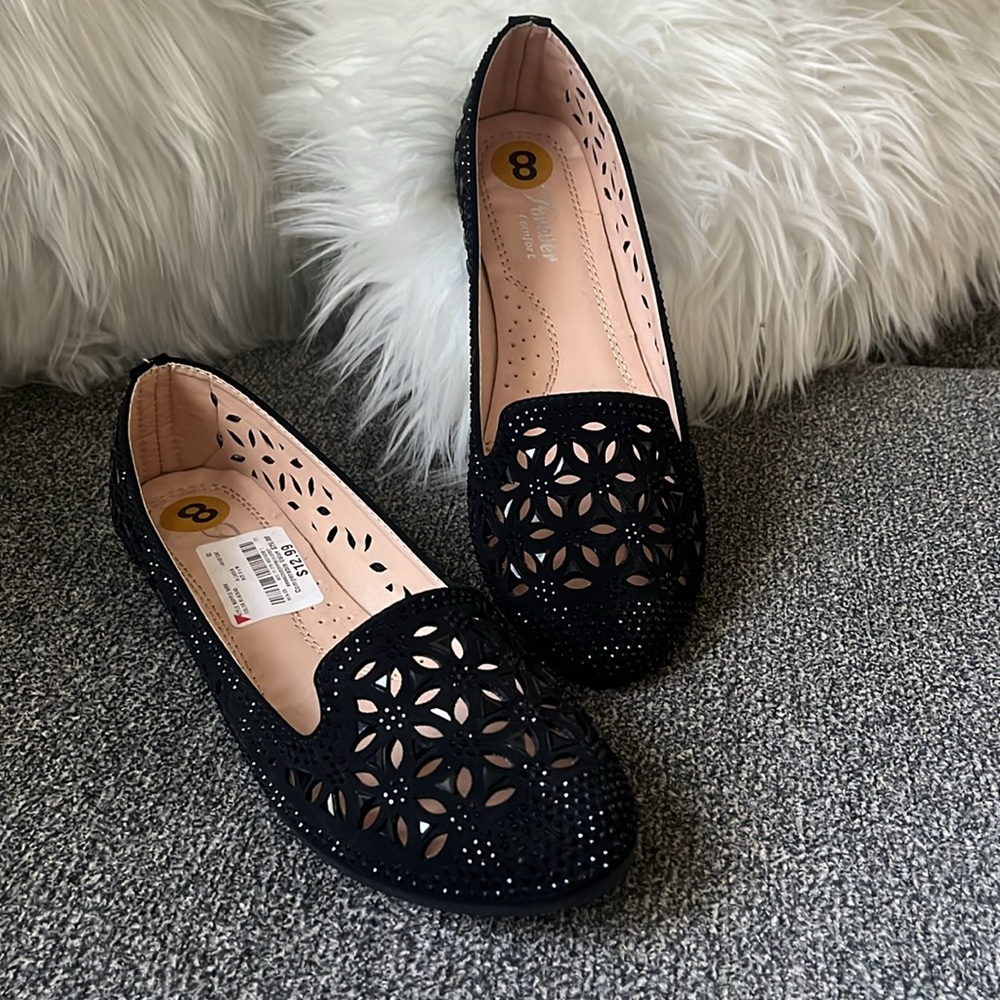 NWT Black Flats Sz 8